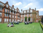 ������ ����� ����������� ����� � Regent�s University London ��� ������� 16 - 21