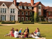 ������ ����� ����������� ����� � ������� ����� Highfield School ��� ����� 8 - 15 ���
