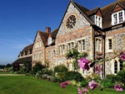 ������ ����� ����������� ����� � ������� ����� Bradfield College ��� ����� 10 - 18 ���