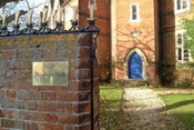 �������������� ����� ����������� ����� � Newbury Hall ��� ����� 13 - 17 ���
