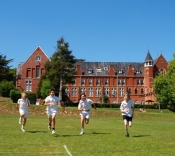 ������ ����� ����������� ����� � ����� St.John's School ��� ����� 7 - 16 ���