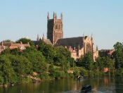 ������ �������� ����� ����������� ����� � Kingsway English Centre (�������� 25+) � � Kingsway Summer School (���� 13 - 17)