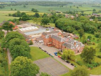 ������ ����� ����������� ����� � ������������� ���������� � Lucton School ��� ����� 7 - 17 ���