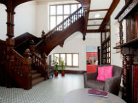 Earlscliffe College