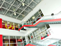 ��������� ���������� � ������������ Glasgow Caledonian University (INTO) ��� ��������� �� 18 ���