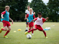 ������ ��������� �� ������� Nike Football (���������� + ������ ��� ������ ��� �������� �����) ��� ����� 8 - 17 ���