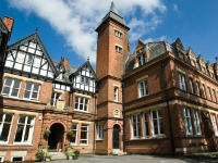 ������ �������� ����� ����������� ����� � Dean Close School ��� ����� � ��������