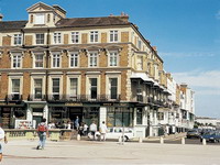 ������ ����� ����������� ����� � ������� Churchill House ��� ����� � ������� 8 - 17 ���