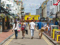����� ����������� ����� � Brighton Language College ��� �������� (16+)