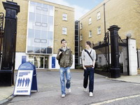 ����� ����������� ����� ��� ������������� ����� � INTO (City University London) ��� ��������� 16+