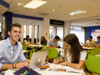 ����� ����������� ����� ��� ������������� ����� � Kaplan International College (Bournemouth) ��� ��������� 16+