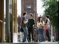��������� ���������� � ����������� � Queen&rsquo;s University Belfast (INTO) ��� ��������� �� 17 ���